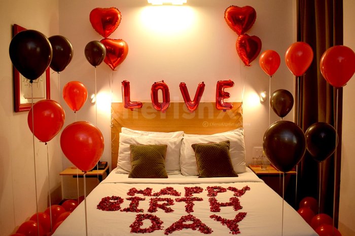 How to decorate room for romantic date