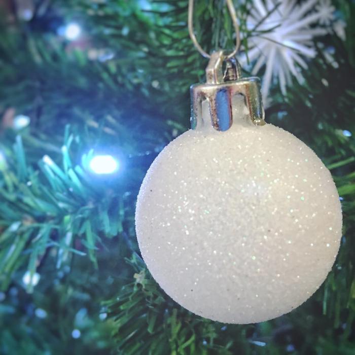 How to make christmas tree decoration balls