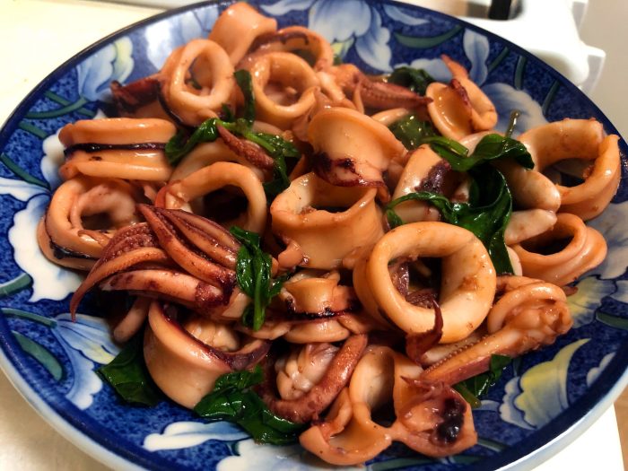 Calamari squid battered beer cook onion rings recipes article food fried cooking leaf tv livestrong