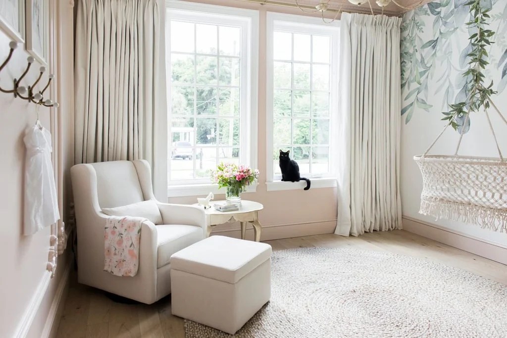 How to decorate wide short windows