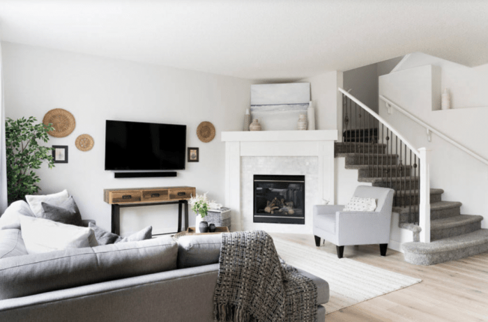 How to decorate family room with corner fireplace