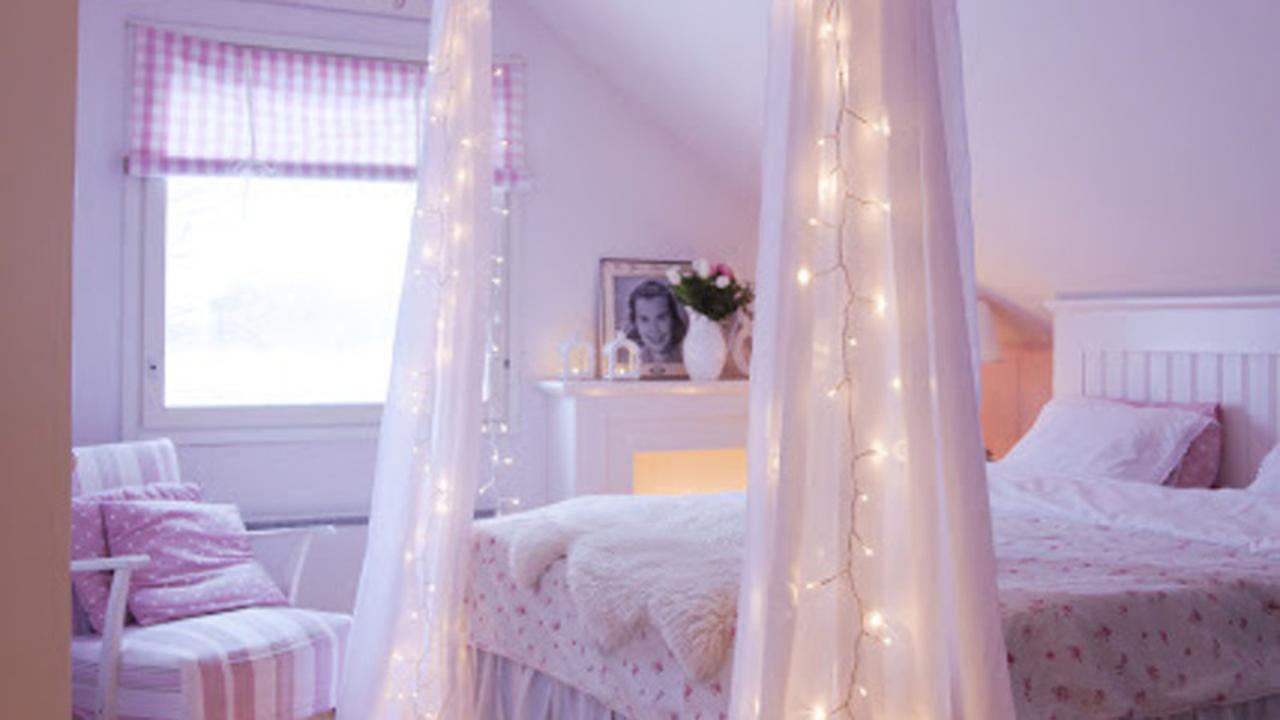 How to decorate a room with fairy lights